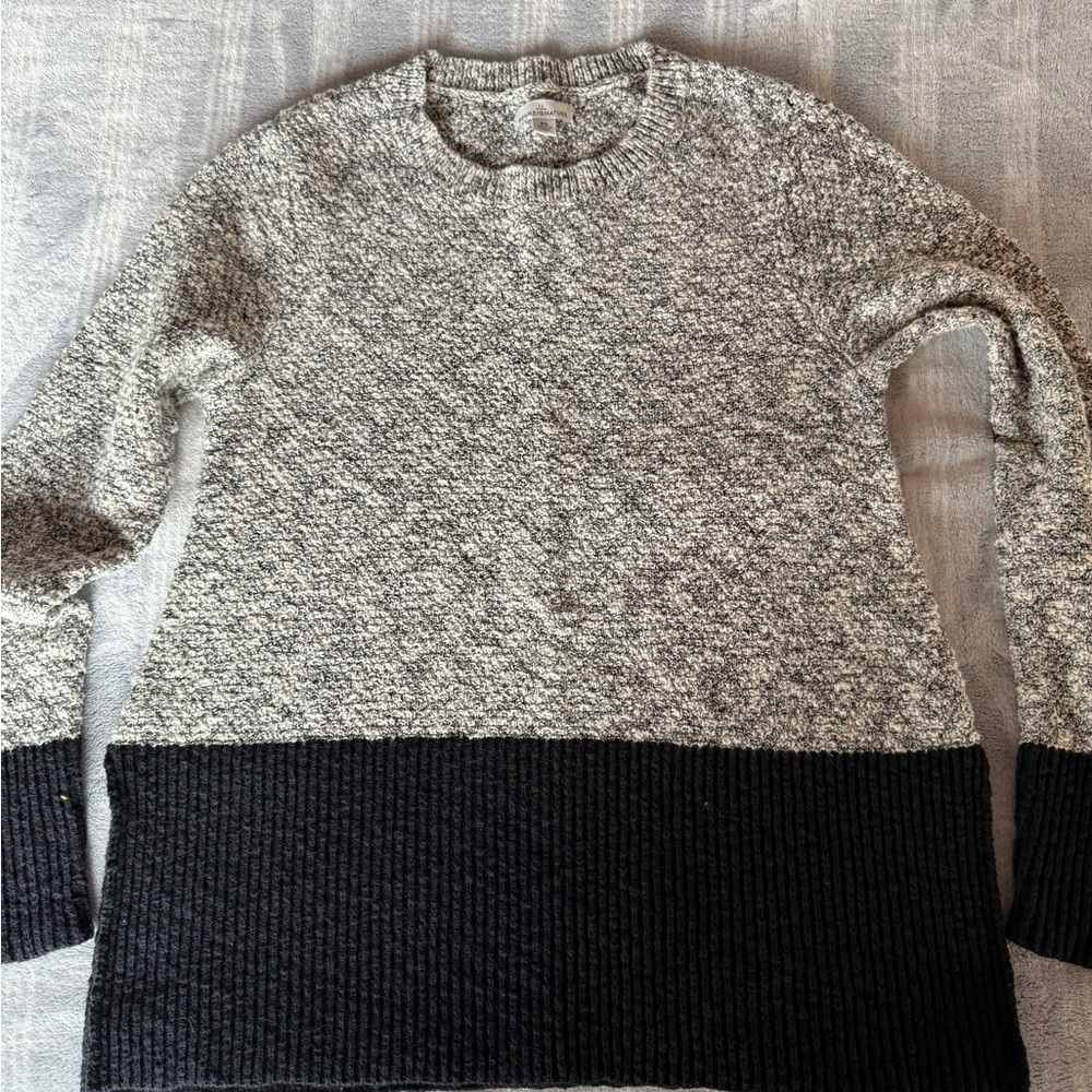 L.L. Bean Women's Gray and Black Crewneck Sweater